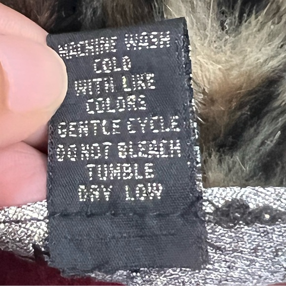 NWT Argee wine cape coat poncho leopard 1 front button closure one size fits all - Picture 6 of 11